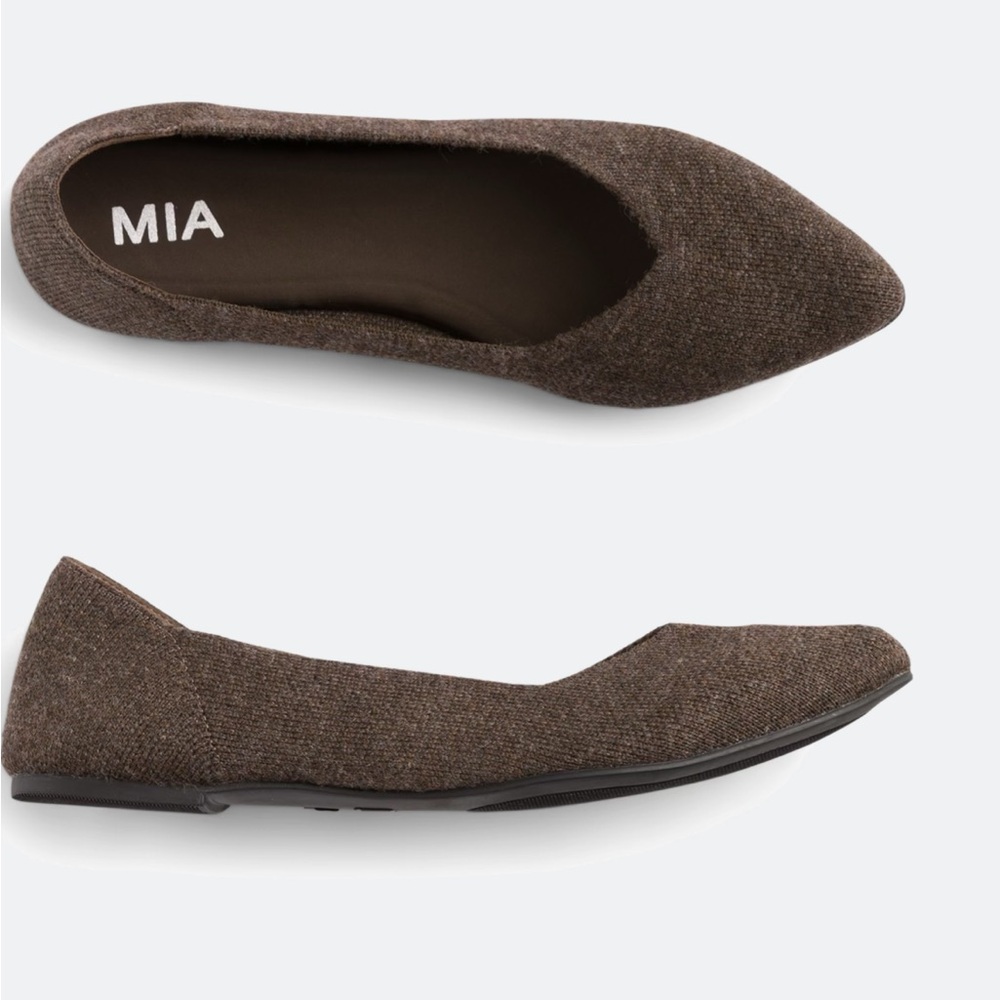 MIA Women's Textured Brown Flats